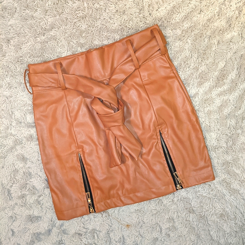 Faux leather mini skirt